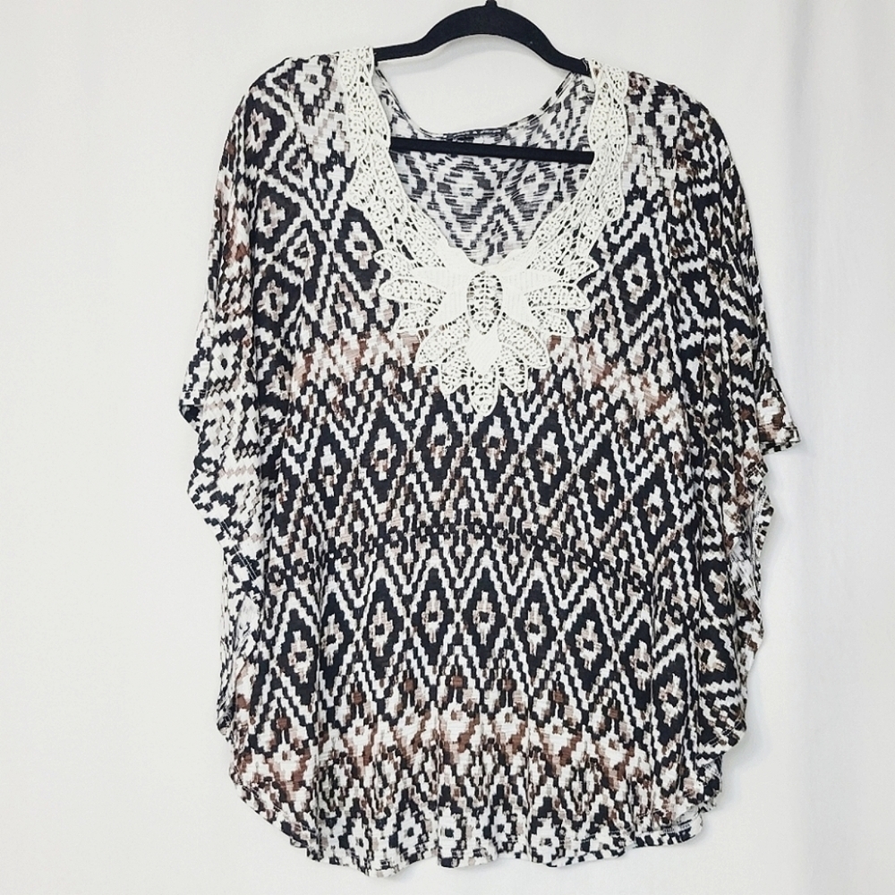 Crochet Accent Cape Style Top *Sz M*